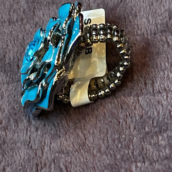 Flower ring - Picture 2 of 2